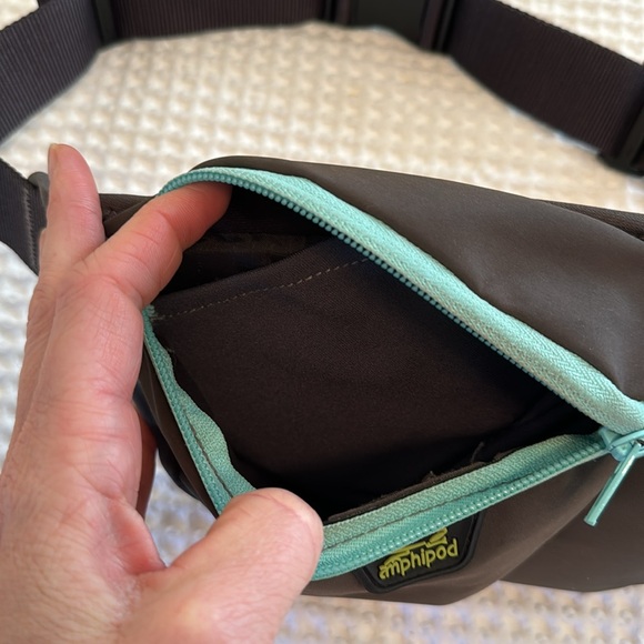 AMPHIPOD Running Belt Bottle Waist Pack with Jett Lock Grey Cyan Turquoise - Picture 3 of 6